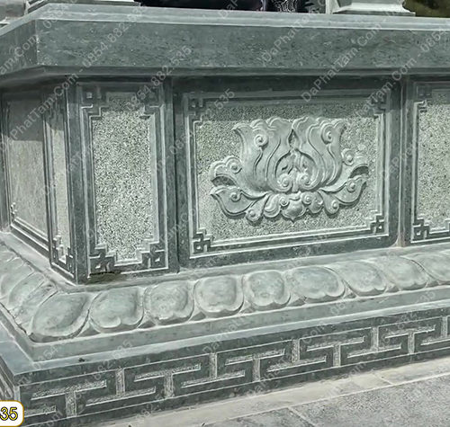 lăng mộ đá xanh rêu, đá phát tâm
