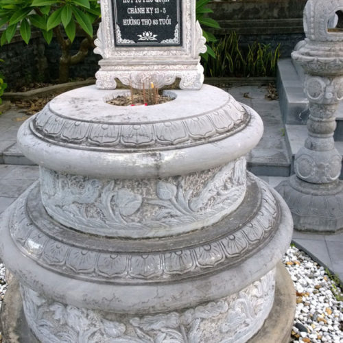 mộ đá tròn đẹp 7