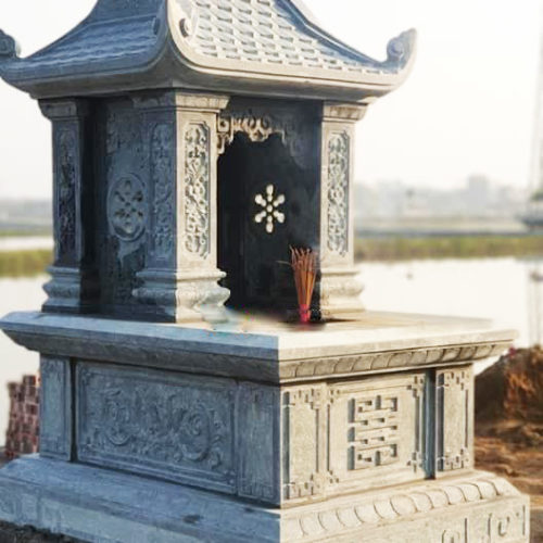 "Giá Mộ Đá"